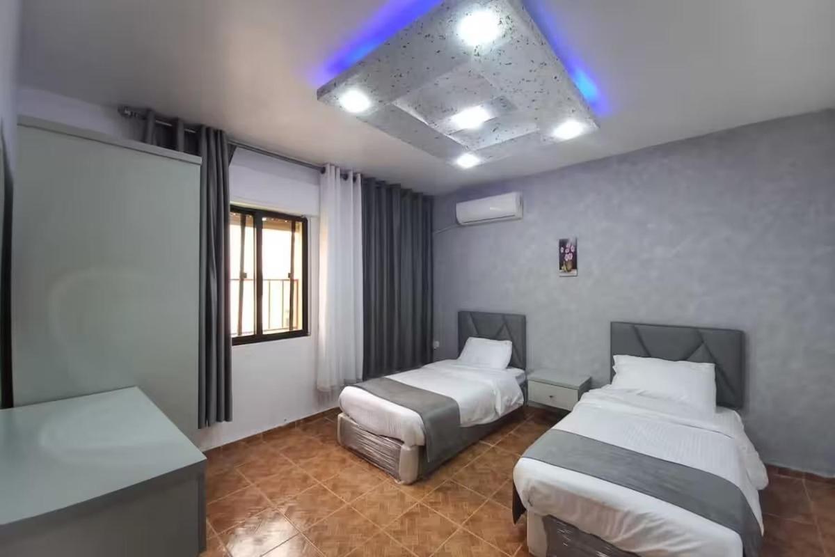 Al-Nujoom Hotel Suites Amman Exterior photo